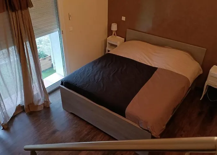 Location Rez De Maison Dans Quartier