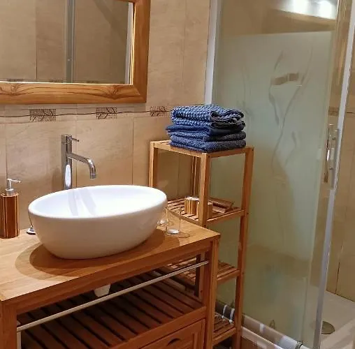 Location Rez De Maison Dans Quartier * Saint-Raphael (Var)