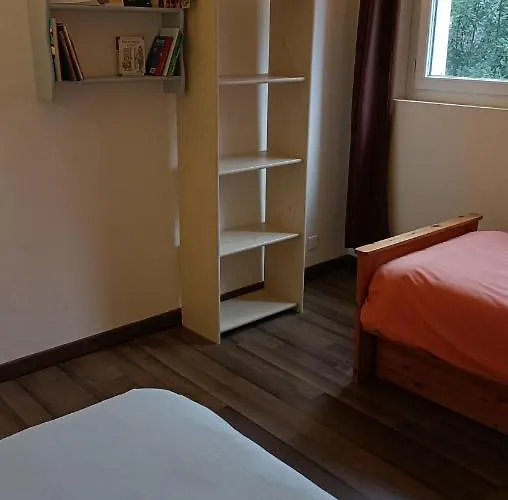 Location Rez De Maison Dans Quartier *