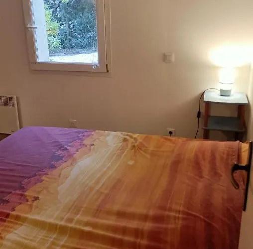 Location Rez De Maison Dans Quartier Saint-Raphael (Var)