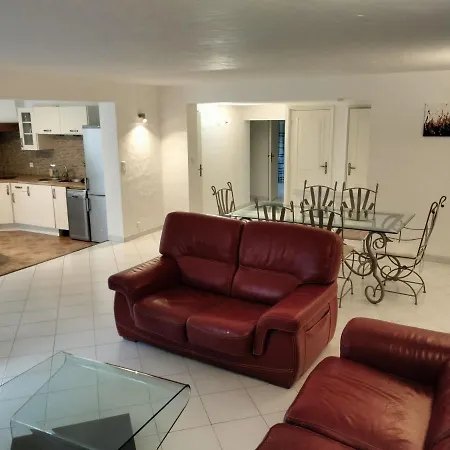 Location Rez De Maison Dans Quartier