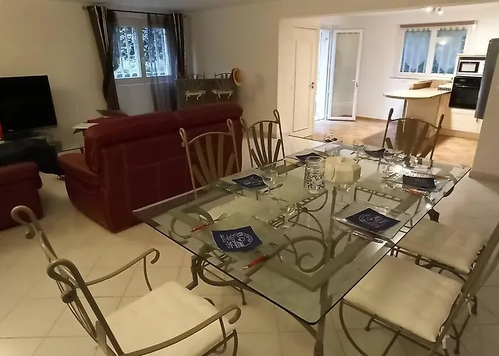 Location Rez De Maison Dans Quartier *