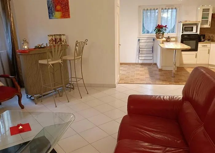 בית נופש Location Rez De Maison Dans Quartier Saint-Raphaël